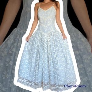 Vintage 1950’s handmade baby blue gown 🏹